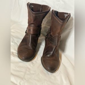 Women’s cowgirl booties genuine leather